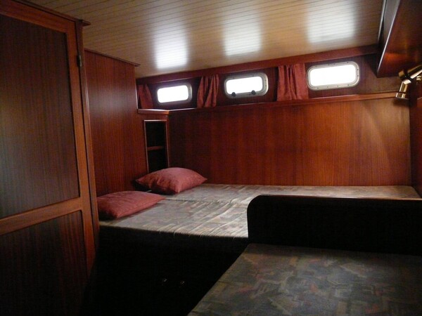 14-jassana-bedden-achterin